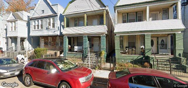 Larawan ng 136 Woodlawn Avenue sa Winnipeg, Manitoba