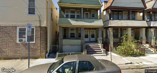 Larawan ng 143 Woodlawn Avenue sa Winnipeg, Manitoba