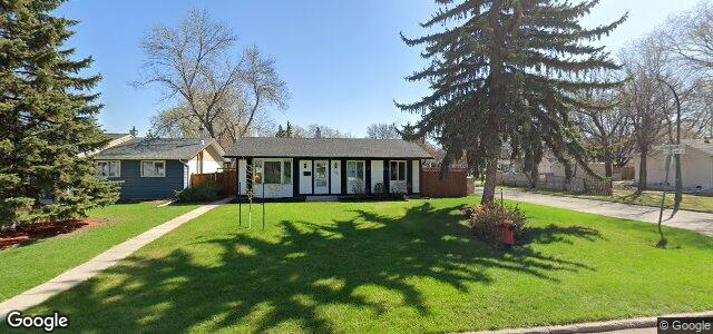 Larawan ng 15 Fernleaf Drive sa Winnipeg, Manitoba