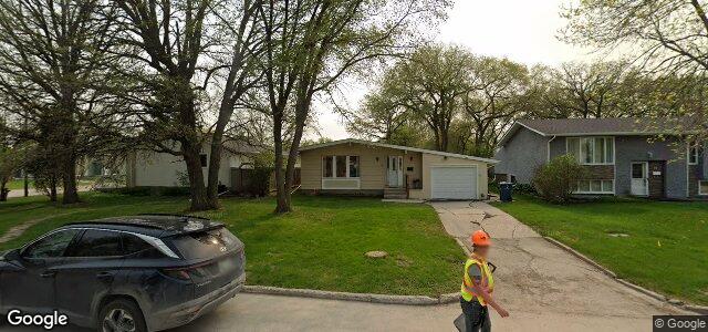 Larawan ng 15 Minnetonka Street sa Winnipeg, Manitoba