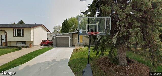 Photo of 18 Blue Spruce Crescent in Winnipeg, Manitoba
