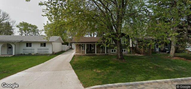 Photo of 19 Oakridge Bay in Winnipeg, Manitoba