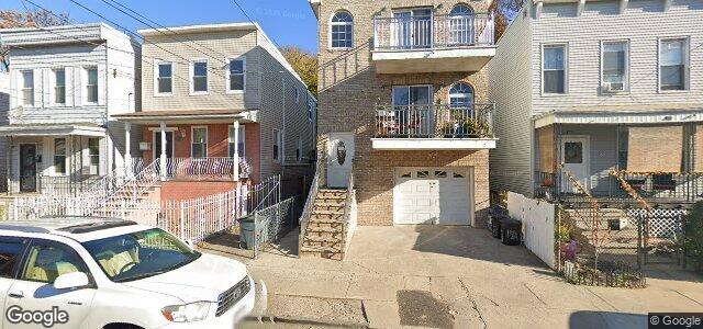 Larawan ng 194 Woodlawn Avenue sa Winnipeg, Manitoba