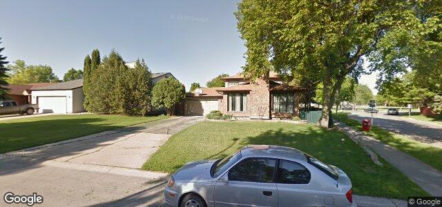 Larawan ng 2 Mcnulty Crescent sa Winnipeg, Manitoba