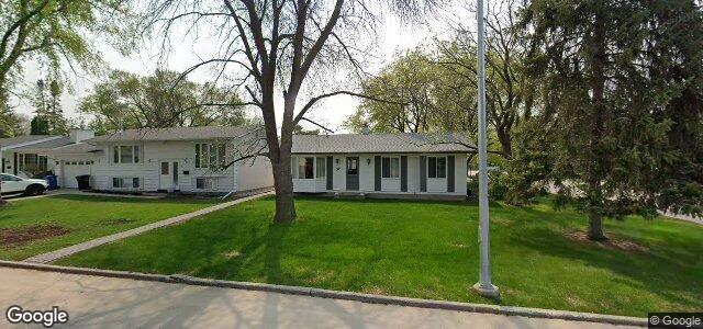 Larawan ng 2 Oakleaf Drive sa Winnipeg, Manitoba