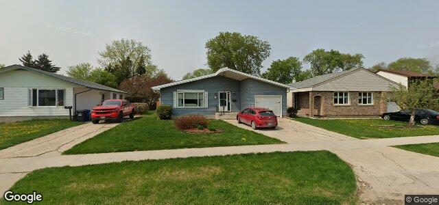 Larawan ng 209 Riel Avenue sa Winnipeg, Manitoba