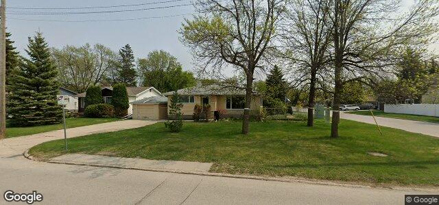 Larawan ng 212 Riel Avenue sa Winnipeg, Manitoba