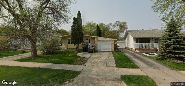 Larawan ng 235 Riel Avenue sa Winnipeg, Manitoba