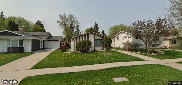 Larawan ng 243 Riel Avenue sa Winnipeg, Manitoba