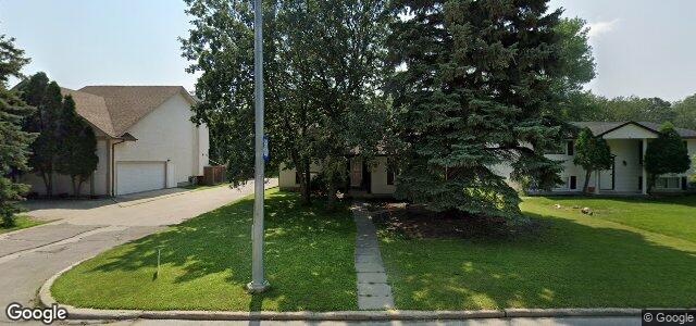 Larawan ng 272 Riel Avenue sa Winnipeg, Manitoba