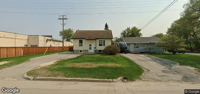 Larawan ng 28 Riel Avenue sa Winnipeg, Manitoba