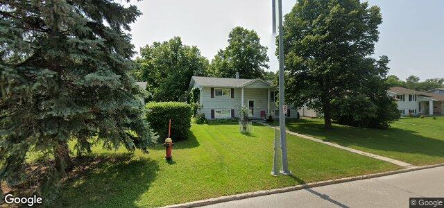 Larawan ng 296 Riel Avenue sa Winnipeg, Manitoba