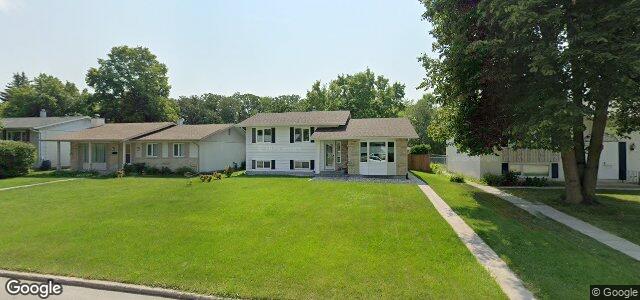 Larawan ng 304 Riel Avenue sa Winnipeg, Manitoba