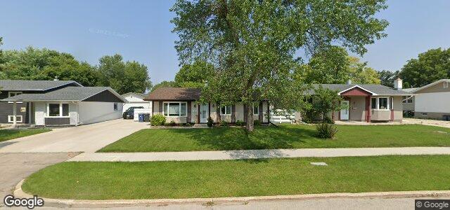 Larawan ng 307 Riel Avenue sa Winnipeg, Manitoba