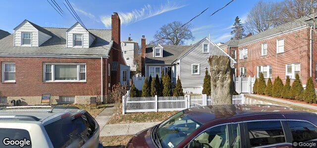 Larawan ng 31 Woodlawn Avenue sa Winnipeg, Manitoba