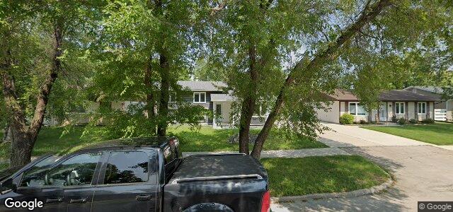 Larawan ng 311 Riel Avenue sa Winnipeg, Manitoba