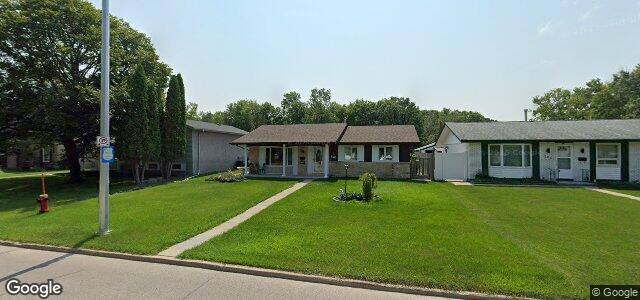 Larawan ng 320 Riel Avenue sa Winnipeg, Manitoba