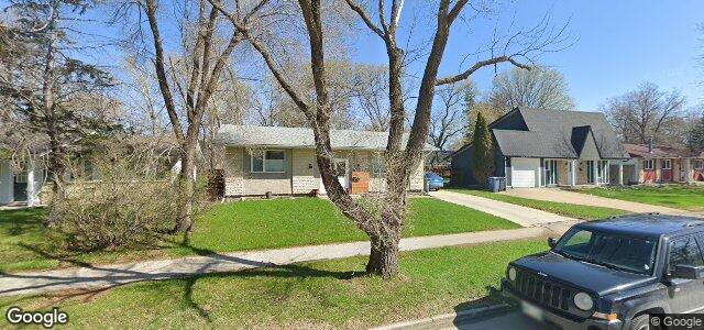 Larawan ng 331 Riel Avenue sa Winnipeg, Manitoba