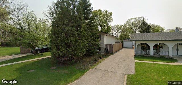 Larawan ng 42 Blue Spruce Crescent sa Winnipeg, Manitoba