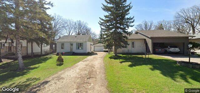 Larawan ng 420 Avalon Road sa Winnipeg, Manitoba