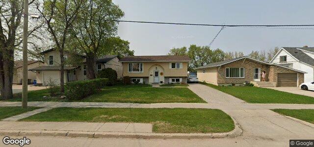 Larawan ng 45 Riel Avenue sa Winnipeg, Manitoba