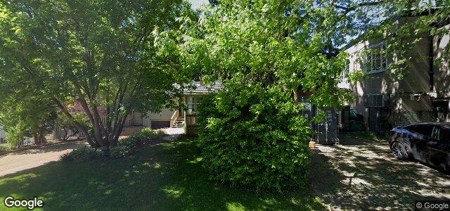 Larawan ng 52 Woodlawn Avenue sa Winnipeg, Manitoba