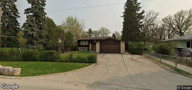 Larawan ng 54 Riverbend Avenue sa Winnipeg, Manitoba