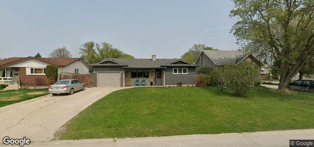 Larawan ng 55 Metz Street sa Winnipeg, Manitoba