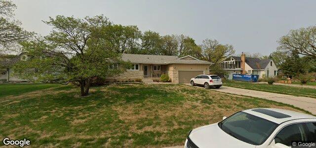 Larawan ng 55 Riverbend Avenue sa Winnipeg, Manitoba