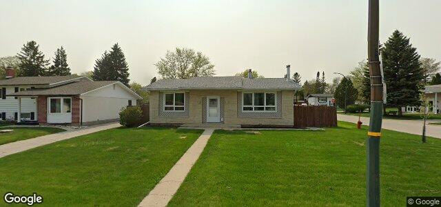 Larawan ng 58 Blue Spruce Crescent sa Winnipeg, Manitoba