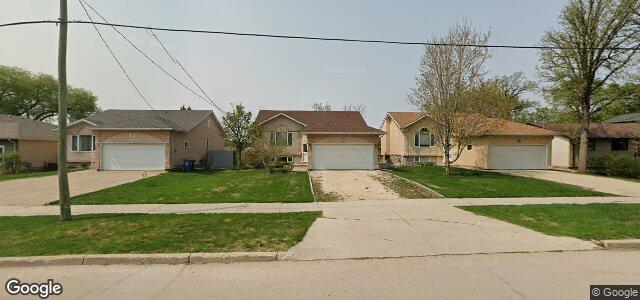 Larawan ng 61 Riel Avenue sa Winnipeg, Manitoba
