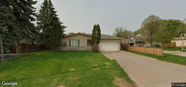 Larawan ng 61 Riverbend Avenue sa Winnipeg, Manitoba