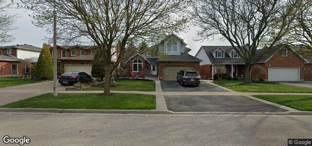 Larawan ng 66 Robertson Crescent sa Winnipeg, Manitoba