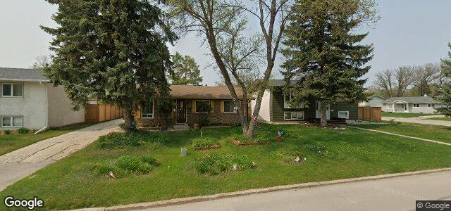 Larawan ng 7 Blue Spruce Crescent sa Winnipeg, Manitoba