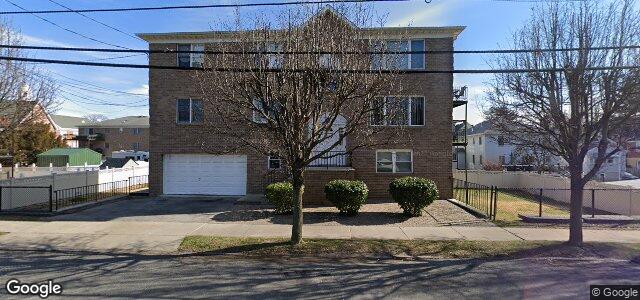 Larawan ng 70 Woodlawn Avenue sa Winnipeg, Manitoba