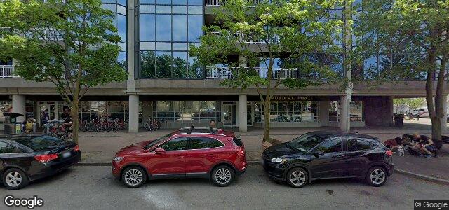 Larawan ng 71 Robertson Crescent sa Winnipeg, Manitoba