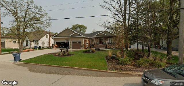 Larawan ng 74 Riverbend Avenue sa Winnipeg, Manitoba