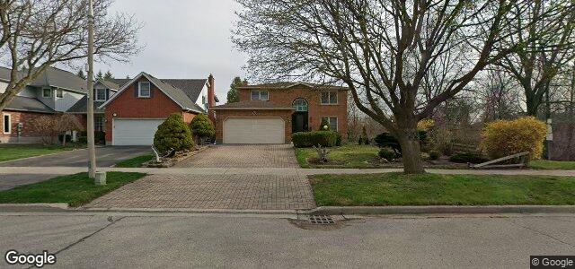 Larawan ng 74 Robertson Crescent sa Winnipeg, Manitoba