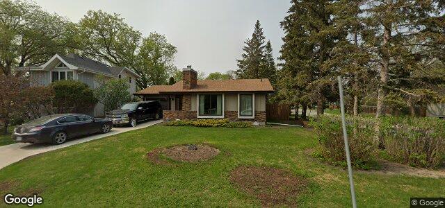 Larawan ng 77 Riverbend Avenue sa Winnipeg, Manitoba