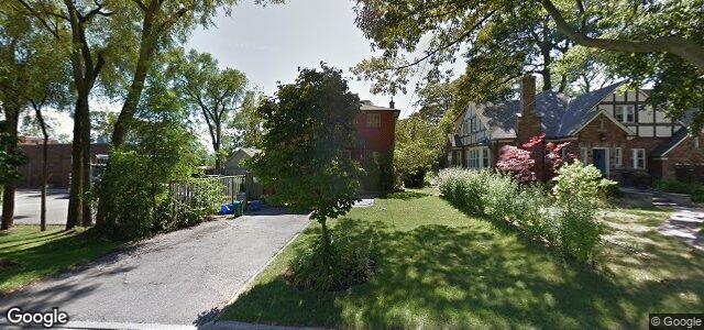 Larawan ng 8 Woodlawn Avenue sa Winnipeg, Manitoba
