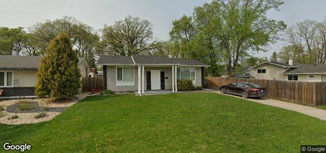 Photo of 82 Oakridge Bay in Winnipeg, Manitoba