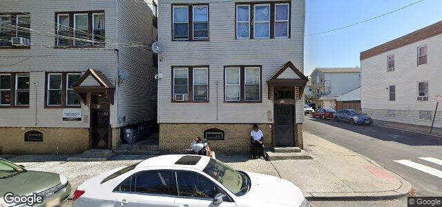 Larawan ng 92 Woodlawn Avenue sa Winnipeg, Manitoba