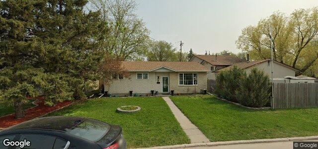 Larawan ng 94 Robertson Crescent sa Winnipeg, Manitoba