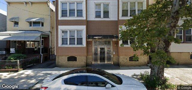 Larawan ng 96 Woodlawn Avenue sa Winnipeg, Manitoba