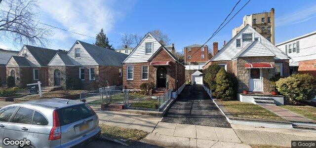 Larawan ng 97 Woodlawn Avenue sa Winnipeg, Manitoba