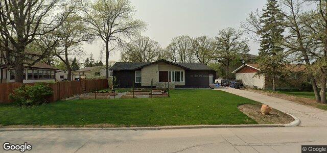 Larawan ng 99 Riverbend Avenue sa Winnipeg, Manitoba
