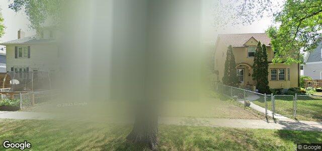 Larawan ng 585 Strathcona Street sa Winnipeg, Manitoba