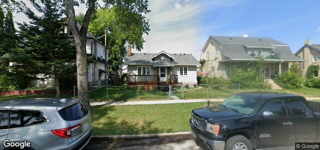 Larawan ng 666 Strathcona Street sa Winnipeg, Manitoba