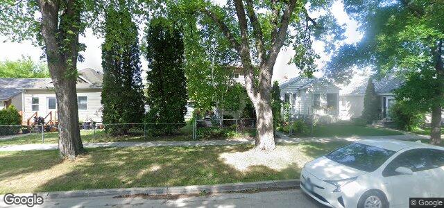 Larawan ng 910 Strathcona Street sa Winnipeg, Manitoba