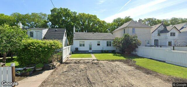 Larawan ng 960 Strathcona Street sa Winnipeg, Manitoba